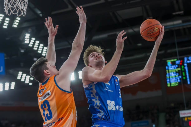 使他成为球 使他成为球