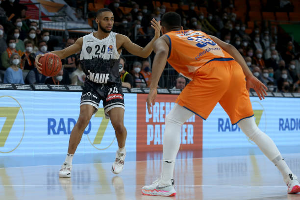 巴西前锋里 巴西前锋里