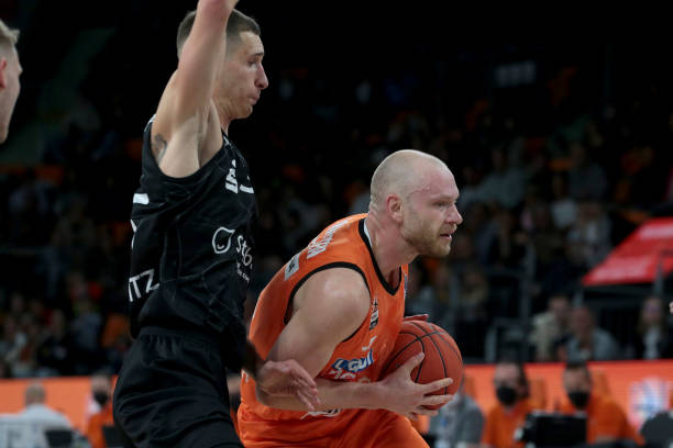 持续高水平 持续高水平