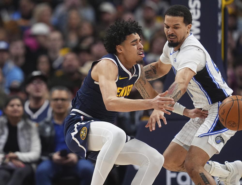 伺机反击 伺机反击